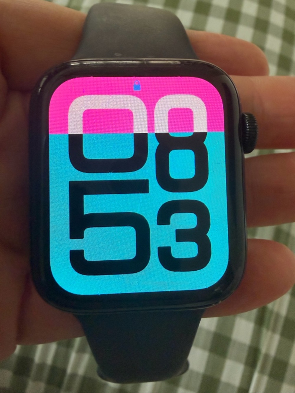 Apple Watch SE 2nd Gen 44mm Aluminum Case - Picture 3 of 7